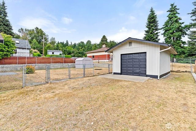 15633 47th Avenue S, Tukwila, WA 98188