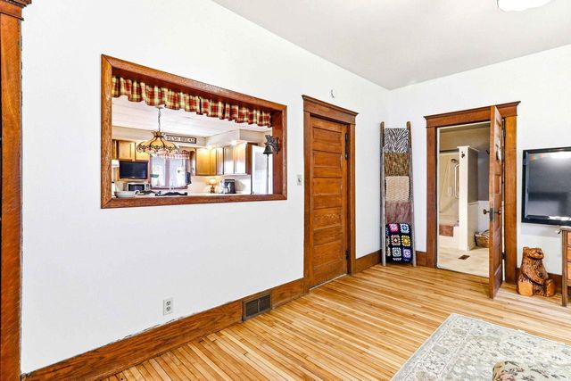 555 Pine Avenue, Hillsboro, WI 54634