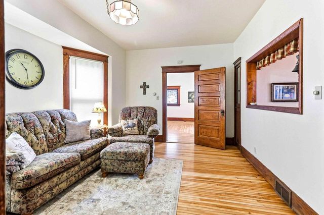 555 Pine Avenue, Hillsboro, WI 54634