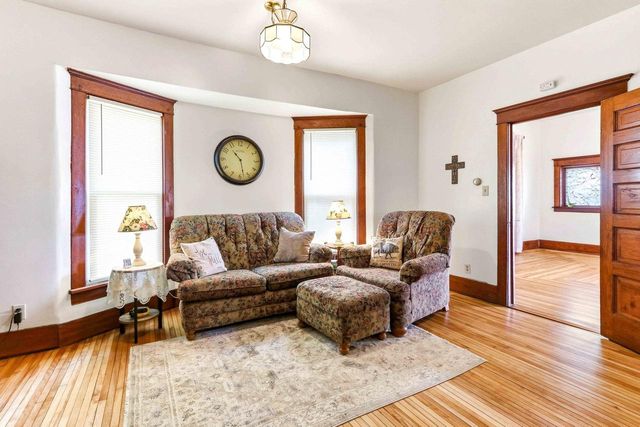 555 Pine Avenue, Hillsboro, WI 54634