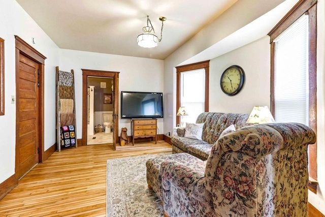 555 Pine Avenue, Hillsboro, WI 54634