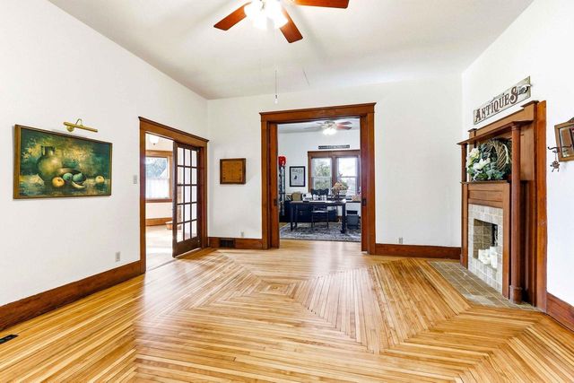 555 Pine Avenue, Hillsboro, WI 54634