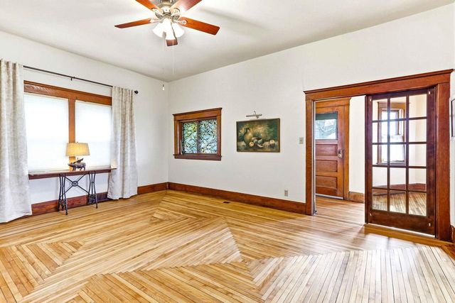 555 Pine Avenue, Hillsboro, WI 54634