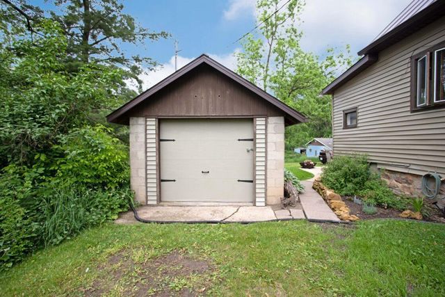 555 Pine Avenue, Hillsboro, WI 54634