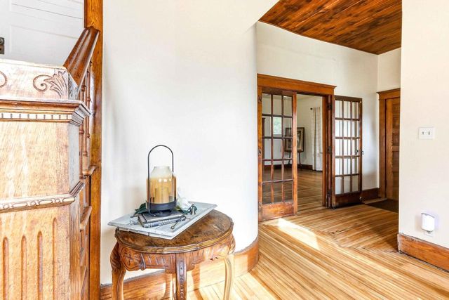 555 Pine Avenue, Hillsboro, WI 54634