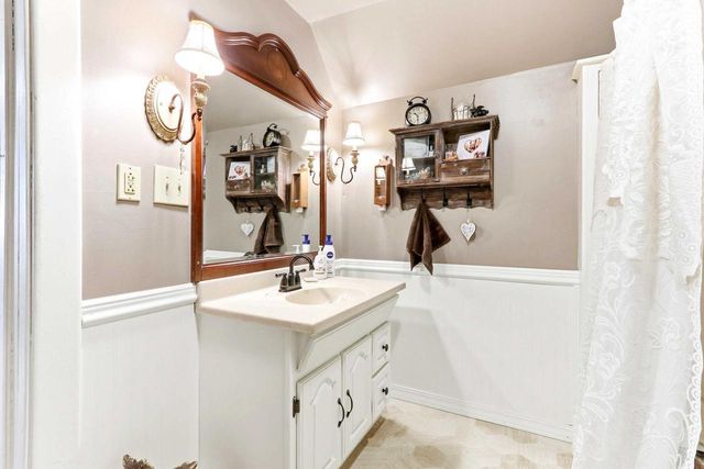 555 Pine Avenue, Hillsboro, WI 54634