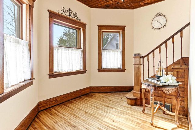 555 Pine Avenue, Hillsboro, WI 54634