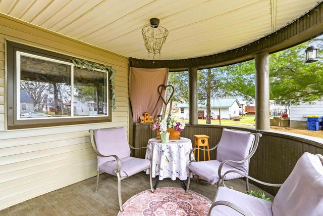 555 Pine Avenue, Hillsboro, WI 54634