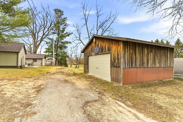 555 Pine Avenue, Hillsboro, WI 54634