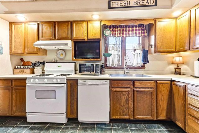 555 Pine Avenue, Hillsboro, WI 54634