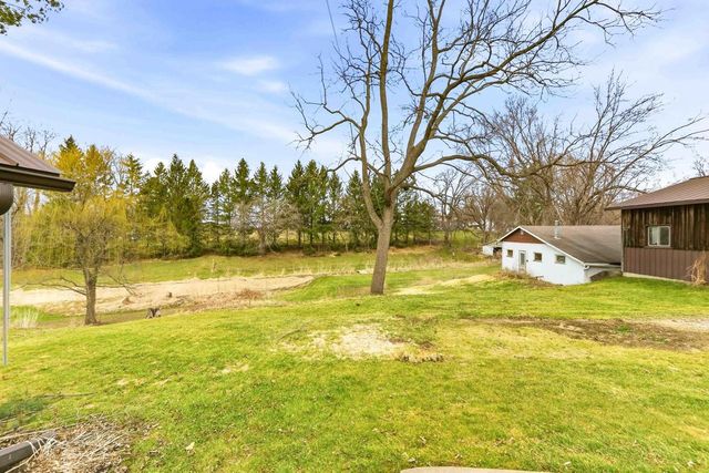 555 Pine Avenue, Hillsboro, WI 54634