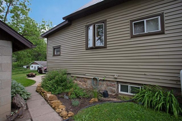 555 Pine Avenue, Hillsboro, WI 54634