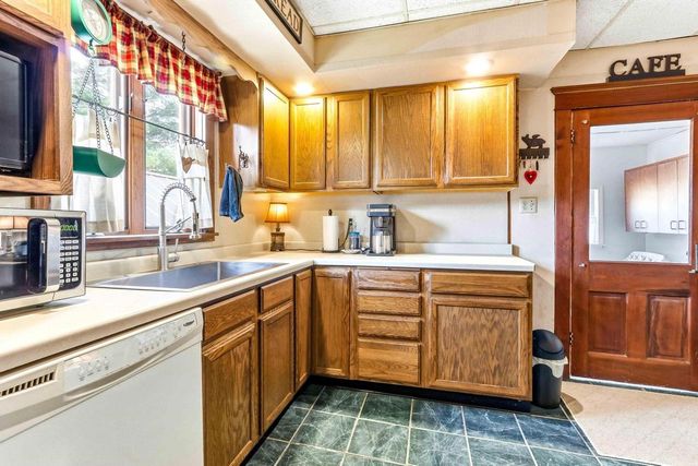 555 Pine Avenue, Hillsboro, WI 54634