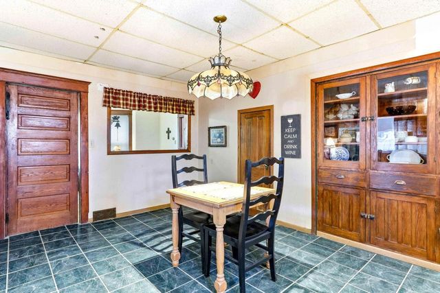 555 Pine Avenue, Hillsboro, WI 54634