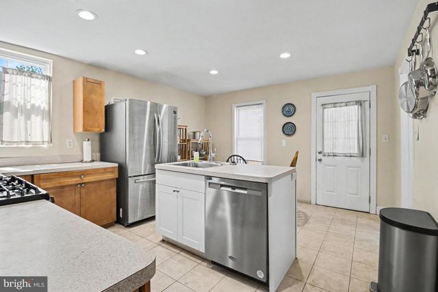 853 BERKELEY AVE, Trenton, NJ 08618