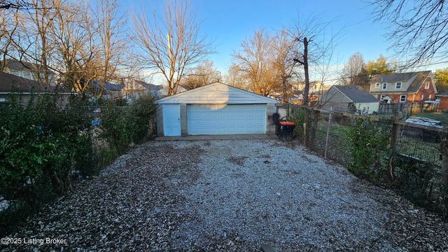 1311 Haskin Ave, Louisville, KY 40215