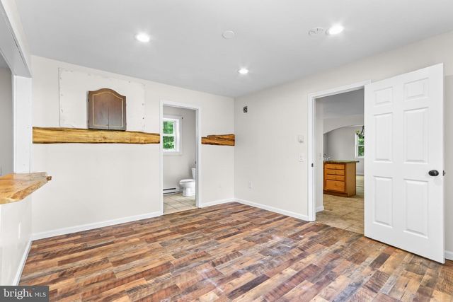 1229 FERN DR, Pocono Summit, PA 18346