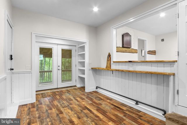 1229 FERN DR, Pocono Summit, PA 18346