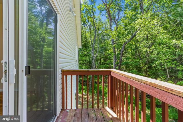 1229 FERN DR, Pocono Summit, PA 18346