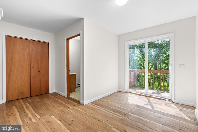 1229 FERN DR, Pocono Summit, PA 18346
