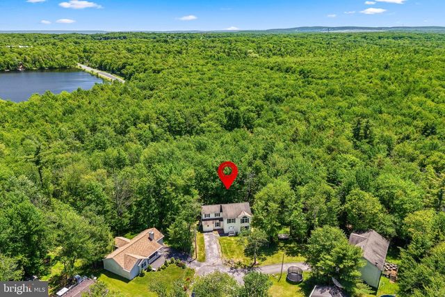 1229 FERN DR, Pocono Summit, PA 18346