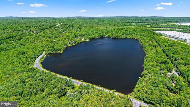 1229 FERN DR, Pocono Summit, PA 18346