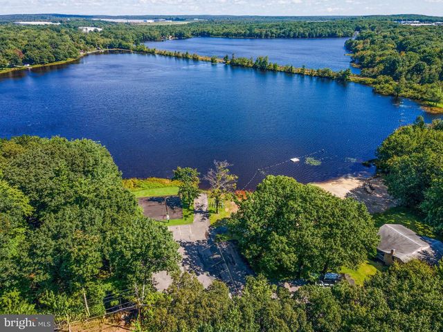 1229 FERN DR, Pocono Summit, PA 18346