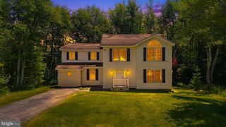 1229 FERN DR, Pocono Summit, PA 18346