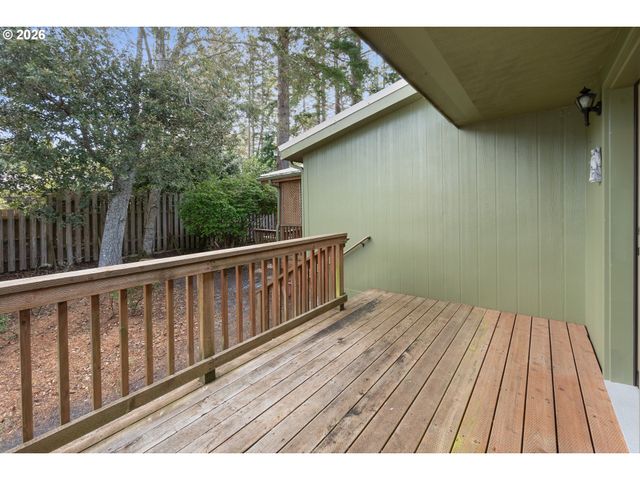 336 19TH St, Port Orford, OR 97465