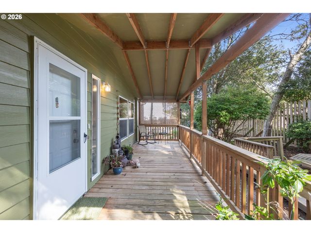 336 19TH St, Port Orford, OR 97465