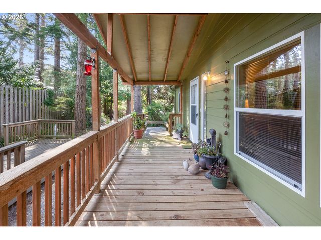 336 19TH St, Port Orford, OR 97465