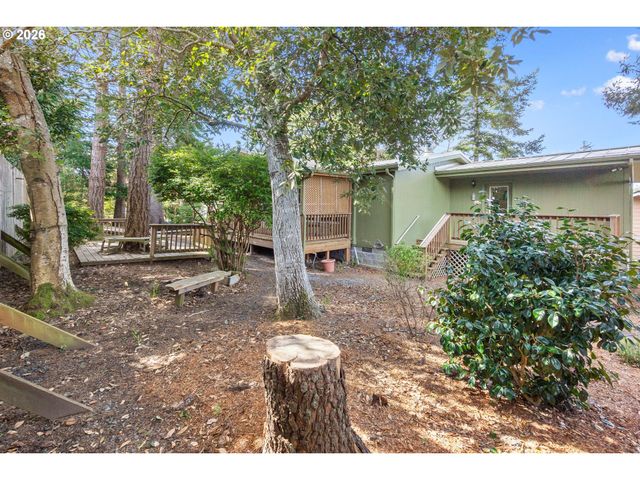 336 19TH St, Port Orford, OR 97465