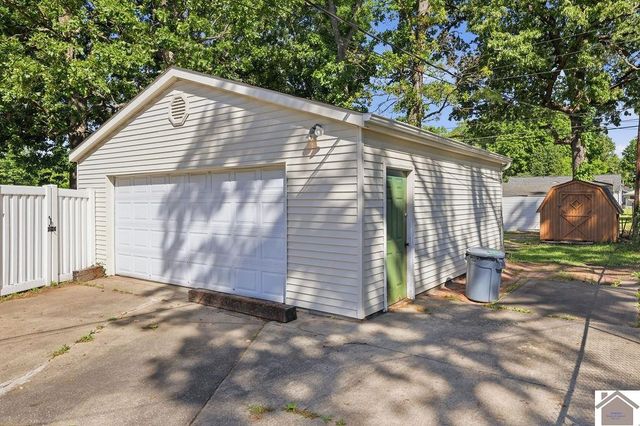 2129 Monroe St, Paducah, KY 42001