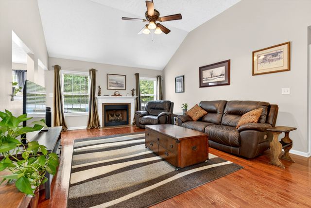 2610 Morrison Ln, Clarksville, TN 37040