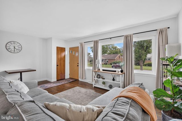 14 COUNTRY CLUB PL W, Camp Hill, PA 17011