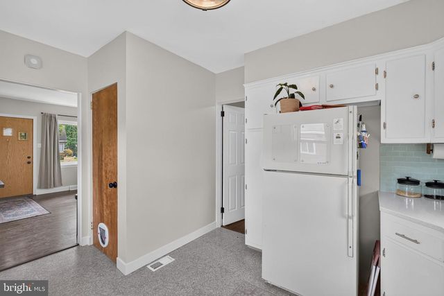 14 COUNTRY CLUB PL W, Camp Hill, PA 17011