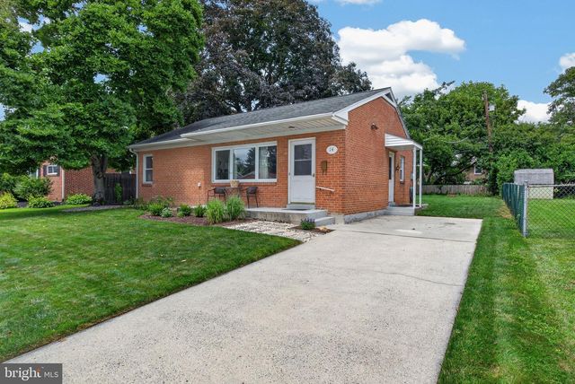 14 COUNTRY CLUB PL W, Camp Hill, PA 17011