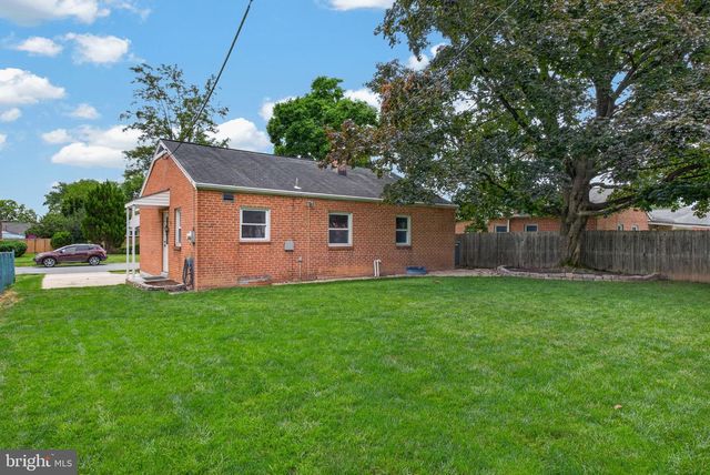 14 COUNTRY CLUB PL W, Camp Hill, PA 17011
