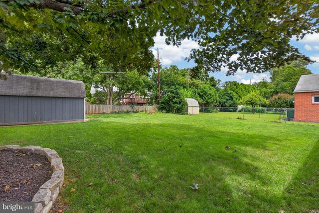14 COUNTRY CLUB PL W, Camp Hill, PA 17011