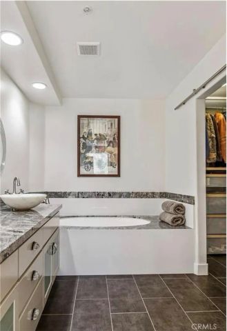 2233 Martin 201, Irvine, CA 92612