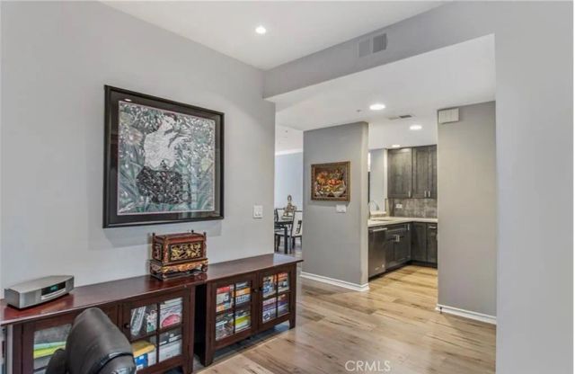 2233 Martin 201, Irvine, CA 92612