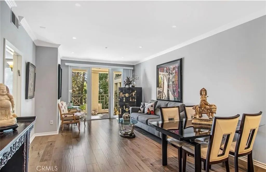 2233 Martin 201, Irvine, CA 92612