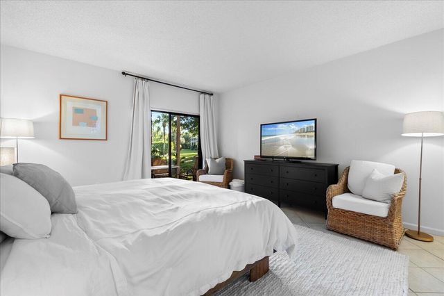 11863 Wimbledon Circle 446, Wellington, FL 33414