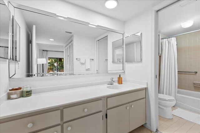 11863 Wimbledon Circle 446, Wellington, FL 33414