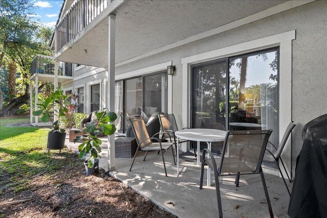 11863 Wimbledon Circle 446, Wellington, FL 33414