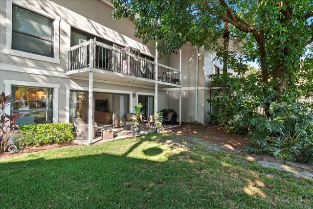 11863 Wimbledon Circle 446, Wellington, FL 33414