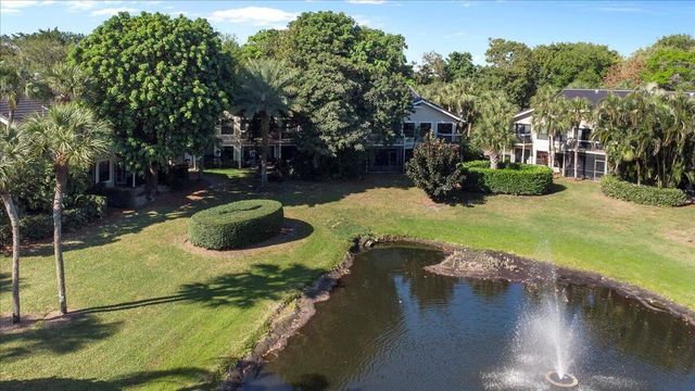 11863 Wimbledon Circle 446, Wellington, FL 33414