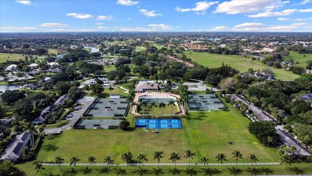 11863 Wimbledon Circle 446, Wellington, FL 33414
