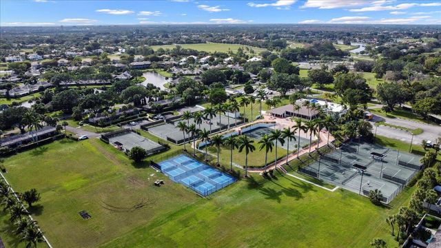 11863 Wimbledon Circle 446, Wellington, FL 33414