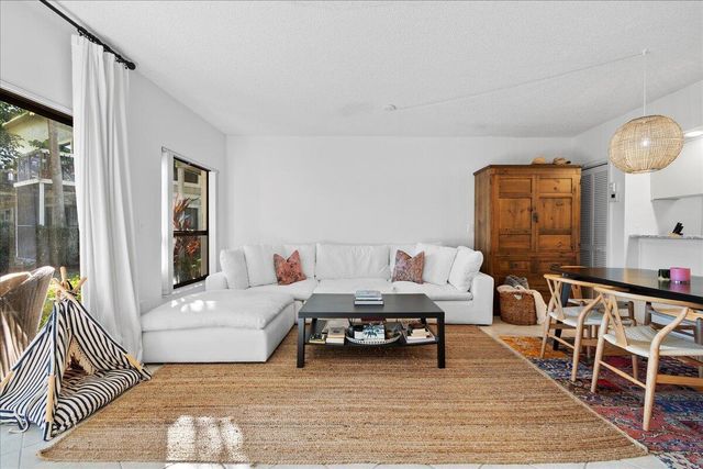 11863 Wimbledon Circle 446, Wellington, FL 33414